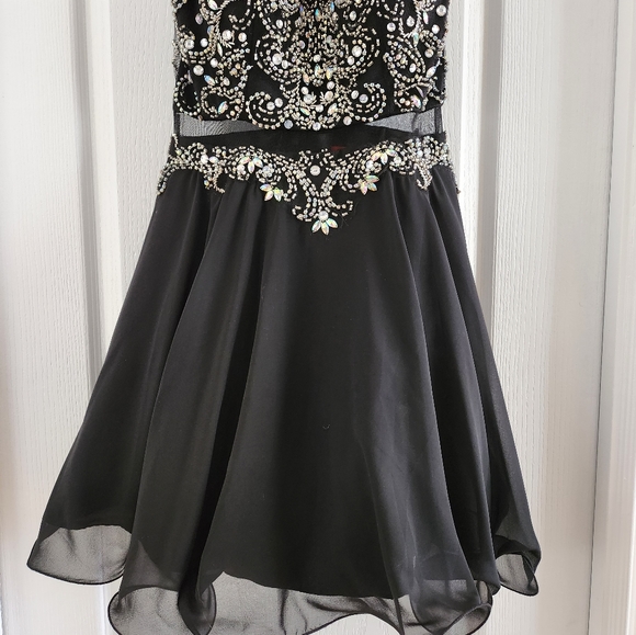 Grad dress - Picture 4 of 14